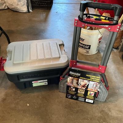 G1903 Milwaukee Folding Handtruck with Rubbermaid 8gal Action Packer