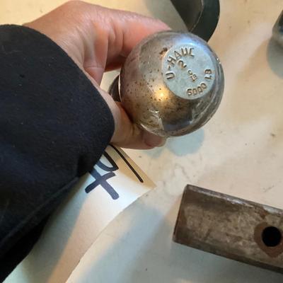 G1904 Lot of Trailer Ball Hitch