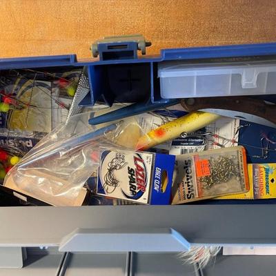 S1860 Plano Tackle Box Model 6802