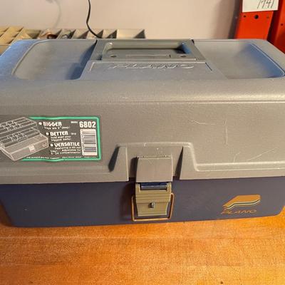 S1860 Plano Tackle Box Model 6802