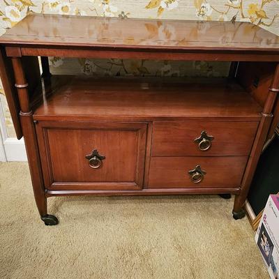 MCM Bar Sideboard expandable on wheels
