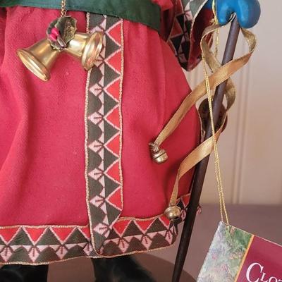 Clothtique Santa by Possible Dreams
