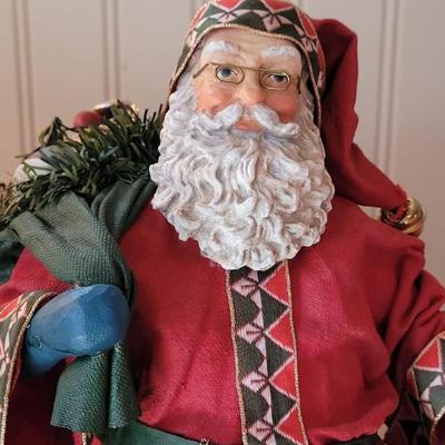 Clothtique Santa by Possible Dreams