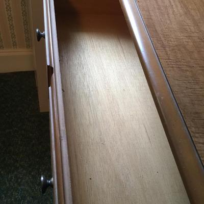 Vintage dresser with Mirrow
