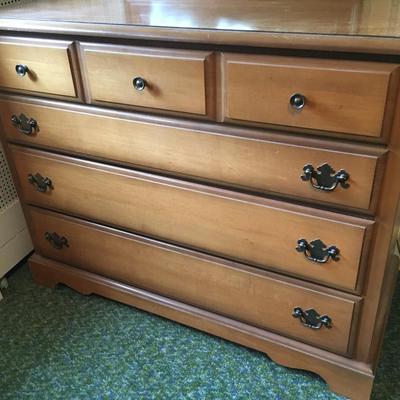 Vintage dresser with Mirrow