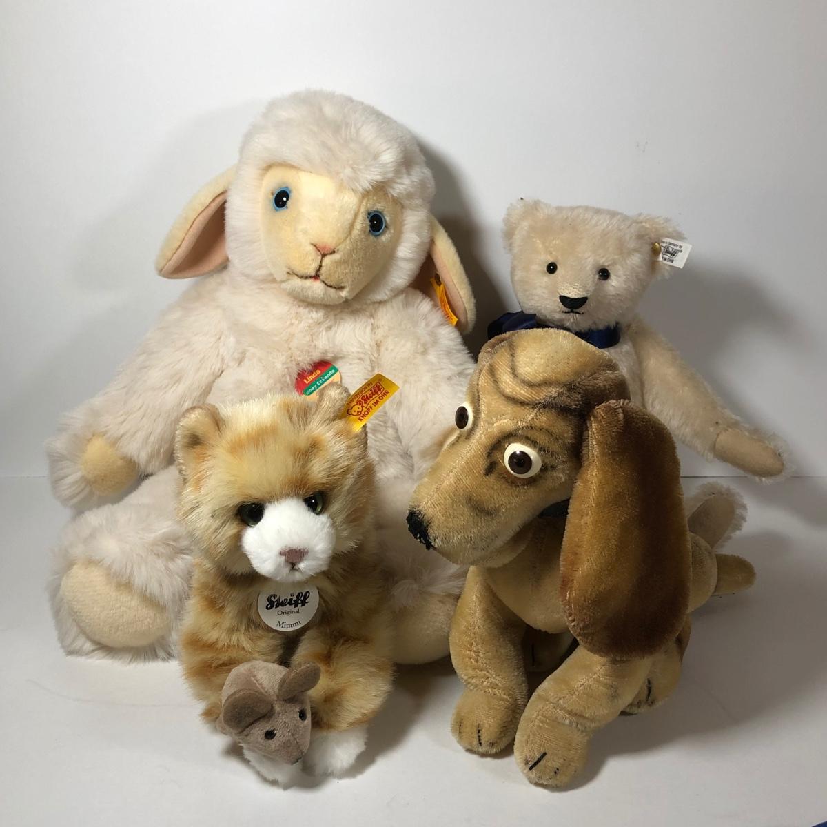 LOT 16F Steiff Collection Retired White Lamb, Bassett Hound Dog, Bear & Cat w/ Mouse