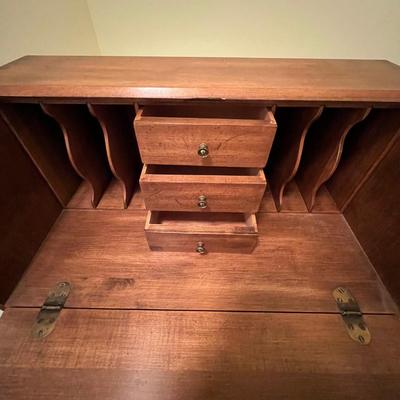 Slant Front Wooden Writing Desk W/Original Key (US-RG)