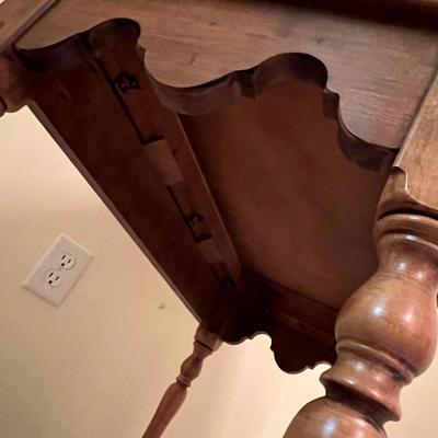 Slant Front Wooden Writing Desk W/Original Key (US-RG)