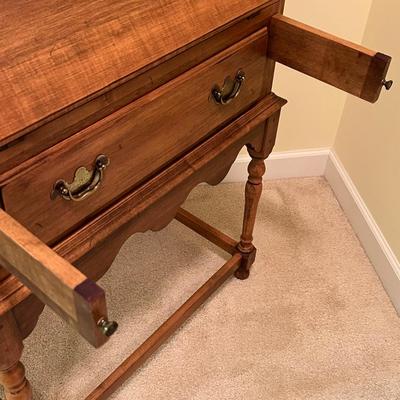 Slant Front Wooden Writing Desk W/Original Key (US-RG)
