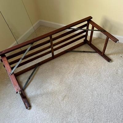 Unique Folding Vintage Coffee Table W/ Glass Top (UD-RG)