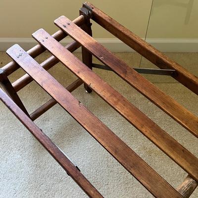 Unique Folding Vintage Coffee Table W/ Glass Top (UD-RG)