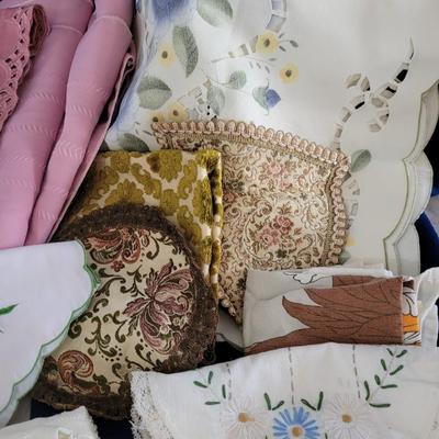 Vintage Table Cloths and Dollies