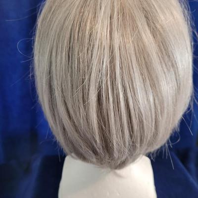 Raquel Welch Wig