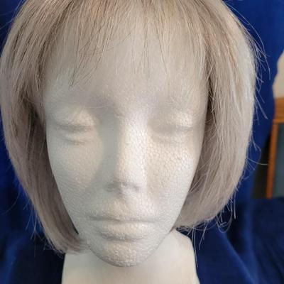Raquel Welch Wig
