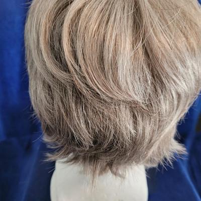 Raquel Welch Wig
