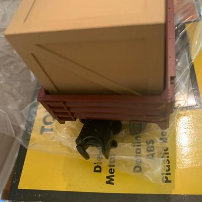 RailKing New In Box Pennsylvania Freight Car