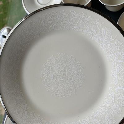 Lenox Moonspun Setting For Seven w/ Extra Serving Pieces