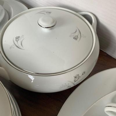 Creative Royal Elegance China Lot 56 Pieces