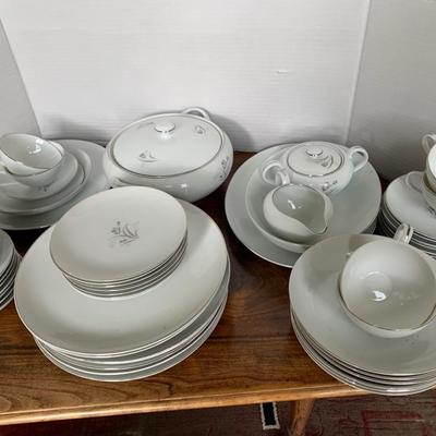 Creative Royal Elegance China Lot 56 Pieces