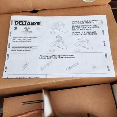 Bathroom Hardware Lot Delta Shower , Sink Faucet