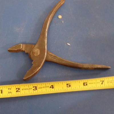LOT 153 OLD FORD PLIERS