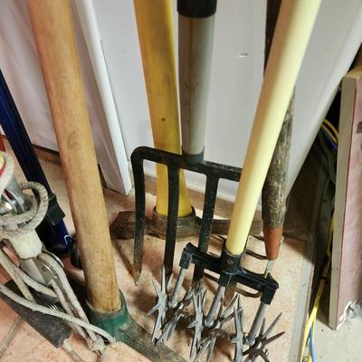 Lot of 9 Garden Yard tools, Furniture Lifter