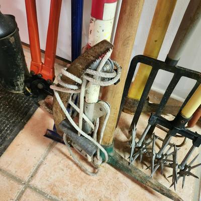 Lot of 9 Garden Yard tools, Furniture Lifter