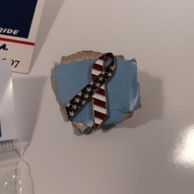 United We Stand U.S.A, button back Pins and keychain.