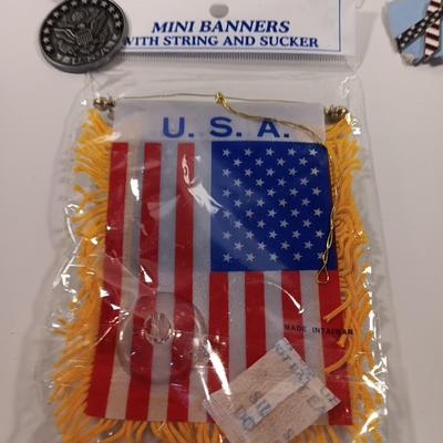 United We Stand U.S.A, button back Pins and keychain.