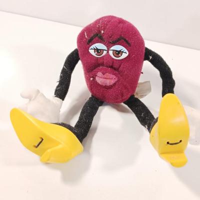 California Rasins 1987 CALRAB miniature figures and Applause plush