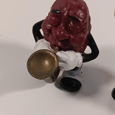California Rasins 1987 CALRAB miniature figures and Applause plush