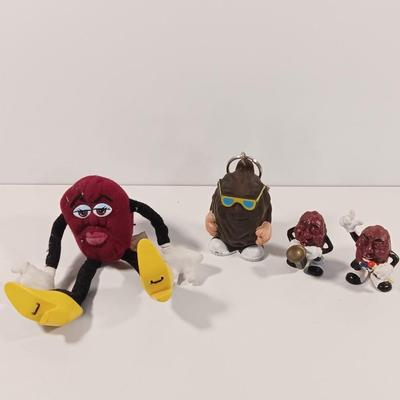 California Rasins 1987 CALRAB miniature figures and Applause plush