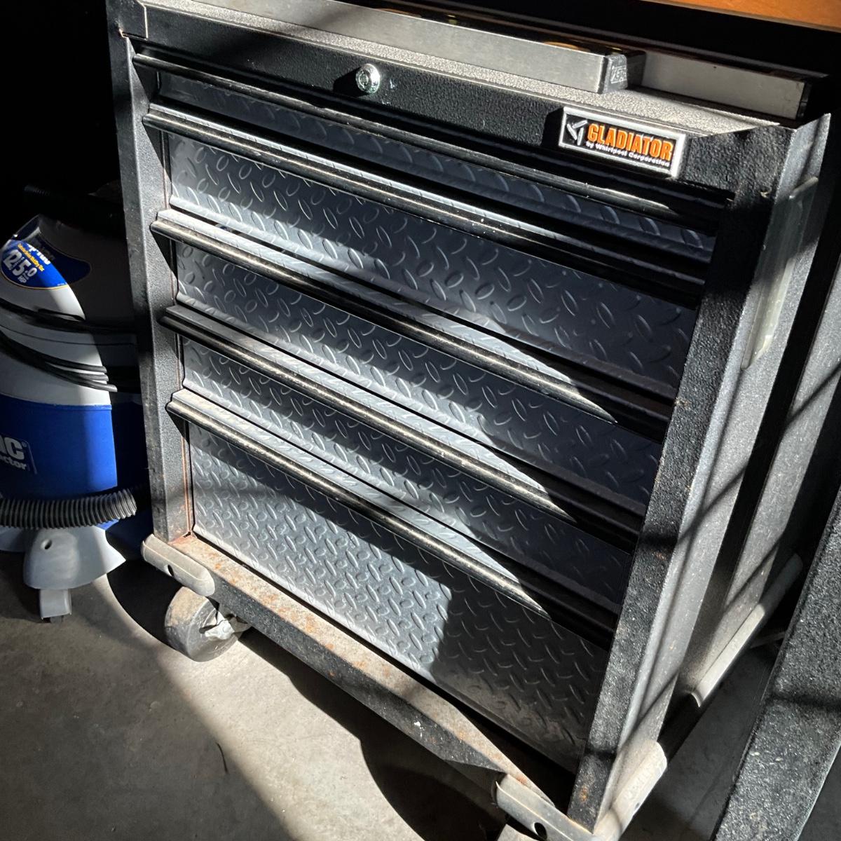 G1837 GLADIATOR Storage on Wheels with 4 Drawers