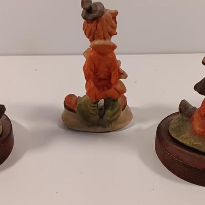 Three small Clown Figures Clown band