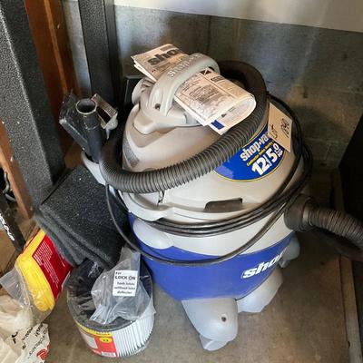 G1840 SHOP-VAC 12 Gal. And 5.0hp with attachments and accessories