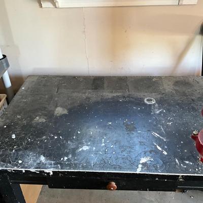 G1842 Vintage Table with Columbian 5.5t Vise