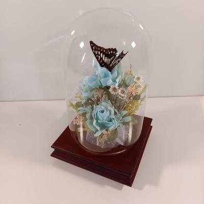BEAUTIFUL Vintage Taxidermy Graphium butterfly in glass globe with faux flowers