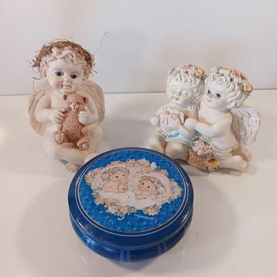 Angel figures with Dreamcicles metal collectible tin