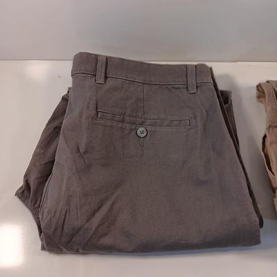 Two near new Men's pants Size 40 x 32 Roundtree & Yorke and Sonoma