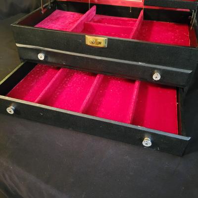 Bombay Co Jewelry Box and More (DR-DW)