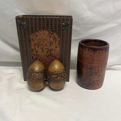 Selection of Home Decor Inc Foreside Vase (B2-MG)