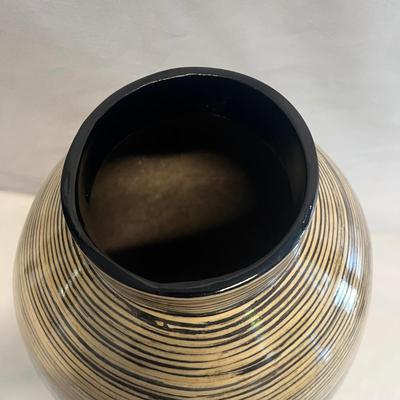 Table Lamp & Bamboo Vase (B2-MG)