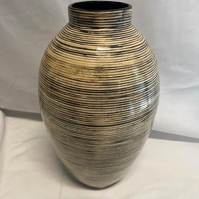 Table Lamp & Bamboo Vase (B2-MG)