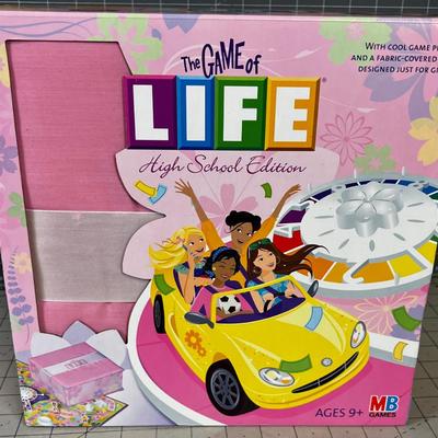 THE GAME OF LIFE, HIGHSCHOOL Edition. 