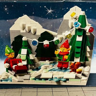 LEGO Winter Elf Scene NEW Sealed