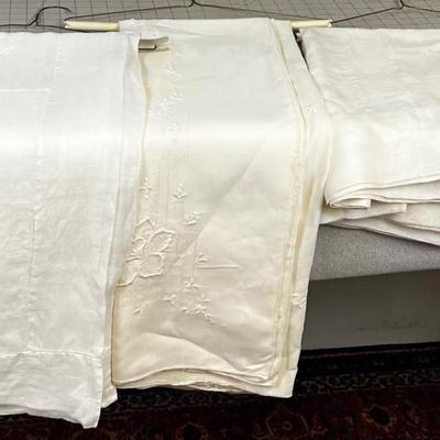 3 VINTAGE Linen Table Cloths 