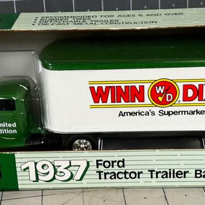 Win Dixie ERTL Truck Bank NEW in the Box