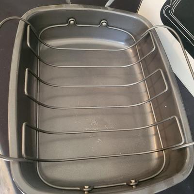 Williams Sonoma Electric Griddle and a Roasting Pan (LR-DW)