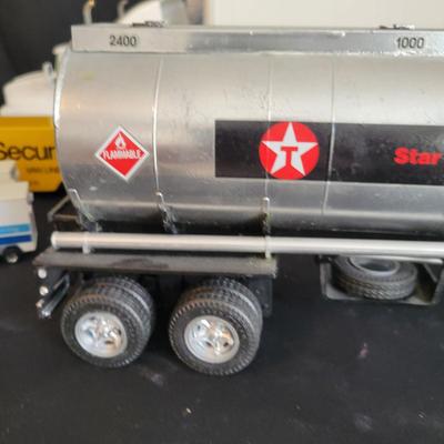 Die Cast and Model Semis and More (LR-DW)