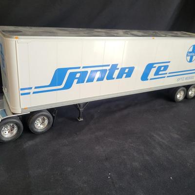 Die Cast and Model Semis and More (LR-DW)